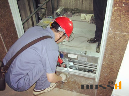 家用电梯维护人员资质要求解析